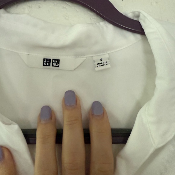 Uniqlo White Button Down Shirt Relaxed Fit Notched Collar - Picture 2 of 3